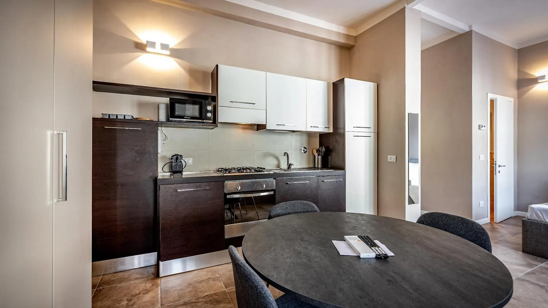 Yid Luxury Studio Florence 0*,